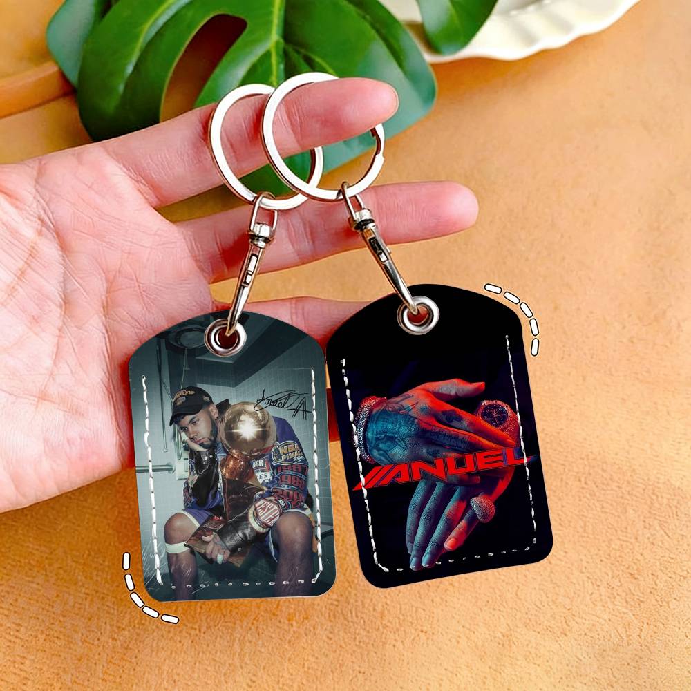 Singer Anuel AA Card Holder Ke - مراجعة Lockbox Key Secure وسعره