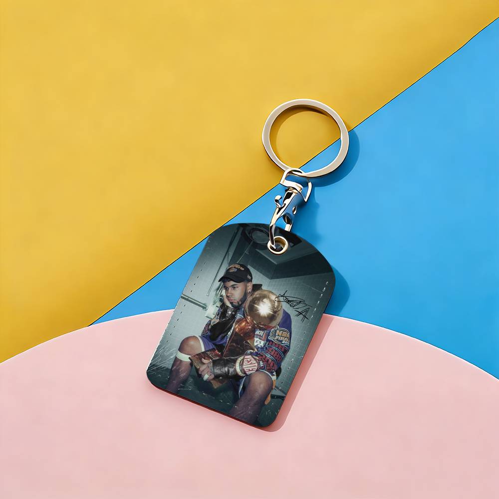 Singer Anuel AA Card Holder Ke - مراجعة Lockbox Key Secure وسعره